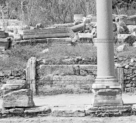  old construction in asia turkey the column  and the roman temple . Стоковое фото, агентство Ingram Publishing / Фотобанк Лори
