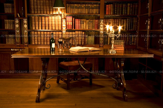  Reading room in old library. Стоковое фото, агентство Ingram Publishing / Фотобанк Лори