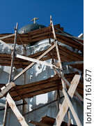 Храм Покрова на Нерли в строительных лесах (2007 год). Редакционное фото, фотограф Ярослава Синицына / Фотобанк Лори