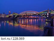 Мост Богдана Хмельницкого ночью (2007 год). Редакционное фото, фотограф Павел Широков / Фотобанк Лори