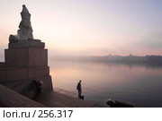 Белая ночь. Нева. Сфинкс. Санкт-Петербург (2007 год). Редакционное фото, фотограф Александр Алексеев / Фотобанк Лори