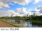 Город Торжок. Набережная реки Тверца (2008 год). Стоковое фото, фотограф Валерий Ситников / Фотобанк Лори