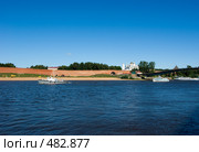 Великий Новгород. Кремлевская стена. Река Волхов (2008 год). Редакционное фото, фотограф Андрей Некрасов / Фотобанк Лори