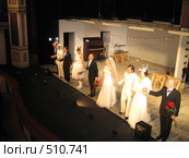 Поклон актеров после спектакля "Фигаро" (2008 год). Редакционное фото, фотограф Кристина Викулова / Фотобанк Лори