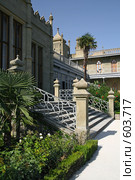 Воронцовский дворец. Задний двор. Крым. Украина (2008 год). Редакционное фото, фотограф Denis Kh. / Фотобанк Лори