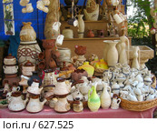 Сувенирная лавка, керамика, Крым, Ялта (2008 год). Редакционное фото, фотограф Александр  Буторин / Фотобанк Лори