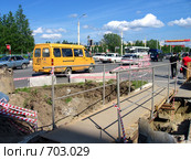 Лето - время ремонта труб (2008 год). Редакционное фото, фотограф Елена Киселева / Фотобанк Лори