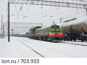 Узловая станция. Маневровый тепловоз ЧМЭ3 с бустером Б-003. (2009 год). Редакционное фото, фотограф Павел Гаврилов / Фотобанк Лори