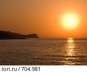 Восход солнца над морем. Ялта, Крым (2006 год). Стоковое фото, фотограф Анатолий Заводсков / Фотобанк Лори