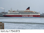 Паром компании "Viking Line" у причала в Хельсинки (2009 год). Редакционное фото, фотограф Самохвалов Артем / Фотобанк Лори