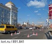 Нанесение дорожной разметки (2008 год). Редакционное фото, фотограф Геннадий Соловьев / Фотобанк Лори