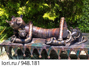 Кот и мыши. Скульптура в г. Сочи (2008 год). Редакционное фото, фотограф Ольга Корбут / Фотобанк Лори