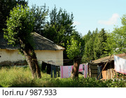 Старая Русса. Белье, развешенное на улице (2009 год). Стоковое фото, фотограф Корчагина Полина / Фотобанк Лори