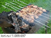 Шашлык. Стоковое фото, фотограф ZitsArt / Фотобанк Лори