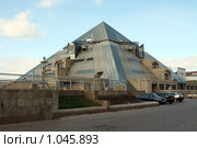 Казань.  КРК "Пирамида" (2009 год). Редакционное фото, фотограф Корчагина Полина / Фотобанк Лори