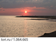 Закат на косе Долгая, Краснодарский край, Азовское море. Стоковое фото, фотограф Косоуров Юрий / Фотобанк Лори