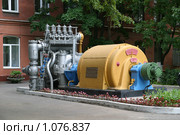 Старый турбоагрегат на Василеостровской ТЭЦ-7 в Санкт-Петербурге (2009 год). Редакционное фото, фотограф Александр Секретарев / Фотобанк Лори