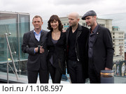 Команда фильма о Джеймсе Бонде "Квант милосердия" (2008 год). Редакционное фото, фотограф Юлия Юдаева / Фотобанк Лори