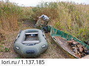 Лодки охотников (2009 год). Редакционное фото, фотограф Олег Хархан / Фотобанк Лори