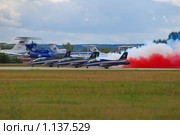 Итальянская пилотажная группа Frecce Tricolori на авиасалоне МАКС-2009. Редакционное фото, фотограф Алёшина Оксана / Фотобанк Лори