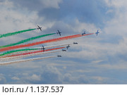 Выступление итальянской пилотажной группы Frecce Tricolori на авиасалоне МАКС-2009. Редакционное фото, фотограф Алёшина Оксана / Фотобанк Лори