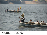 Шлюпки на Неве. Имитация сражения. Санкт-Петербург (2007 год). Редакционное фото, фотограф Пётр Соболев / Фотобанк Лори