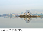 Храм-памятник воинам, павшим при взятии Казани, и Казанский кремль (2009 год). Стоковое фото, фотограф Денис Ларкин / Фотобанк Лори