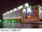 Ночной Краснодар Городская Дума на площади Революции (2008 год). Редакционное фото, фотограф Андрей Емельяненко / Фотобанк Лори