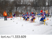 Паралимпийцы на старте лыжного "Кант-спринта" (2009 год). Редакционное фото, фотограф Сайганов Александр / Фотобанк Лори