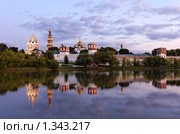 Новодевичий Монастырь летним вечером (2009 год). Стоковое фото, фотограф Павел Широков / Фотобанк Лори