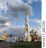 В Николо-Угрешском монастыре. Летний вечер (2009 год). Стоковое фото, фотограф Павел Широков / Фотобанк Лори