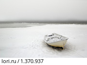 Рыбацкая лодка на снегу. Стоковое фото, фотограф Игорь Соколов / Фотобанк Лори