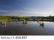 Петергоф. Верхний сад. Фонтан "Межеумный" (2009 год). Редакционное фото, фотограф Литвяк Игорь / Фотобанк Лори