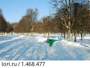 Скамейка в парке музея-усадьбы "Архангельское" (2010 год). Редакционное фото, фотограф Глазков Владимир / Фотобанк Лори