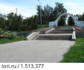 Ворота влюбленных (2008 год). Редакционное фото, фотограф Надежда Коновалова / Фотобанк Лори
