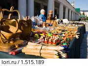 Продажа сувениров. Торговые ряды. Суздаль (2009 год). Редакционное фото, фотограф Миняева Ольга / Фотобанк Лори