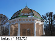 Вольер для птиц. Усадьба Кусково. Москва (2010 год). Редакционное фото, фотограф E. O. / Фотобанк Лори