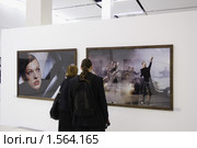 Москва, ЦВЗ "Манеж", открытие Фотобиеннале 2010. Работы Питера Линдберга. Редакционное фото, фотограф Дмитрий Неумоин / Фотобанк Лори