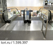 Эскалатор в торговом центре (2010 год). Редакционное фото, фотограф Дмитрий Верещагин / Фотобанк Лори