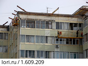Капитальный ремонт фасада многоквартирного дома (2010 год). Редакционное фото, фотограф Анна Мартынова / Фотобанк Лори