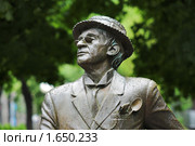 Памятник Паниковскому в Киеве (2009 год). Редакционное фото, фотограф Михаил Марковский / Фотобанк Лори