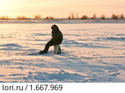 Одинокий Рыбак на реке утро. Стоковое фото, фотограф Алексей Ширманов / Фотобанк Лори