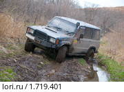 Джип выбирается из западни (2010 год). Редакционное фото, фотограф Сергеев Игорь / Фотобанк Лори