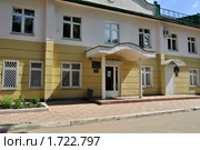 Вход в здание детской поликлиники №1 в г.Орел (2010 год). Редакционное фото, фотограф Ромашка / Фотобанк Лори