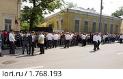 Несанкционированный митинг у посольства Киргизии в Москве (2010 год). Редакционное фото, фотограф Николай Винокуров / Фотобанк Лори