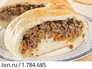 Мясной пирог (кулебяка) Стоковое фото, фотограф Давид Мзареулян / Фотобанк Лори