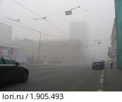 Москва.   Бауманская улица. Смог (2010 год). Редакционное фото, фотограф lana1501 / Фотобанк Лори