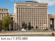 Вид на Главный штаб сухопутных войск РФ, Фрунзенская набережная, Москва (2010 год). Стоковое фото, фотограф Николай Винокуров / Фотобанк Лори