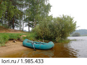 Лодка на реке. (р. Реня, тверская область,г. Весьегонск) Стоковое фото, фотограф Елена Азарнова / Фотобанк Лори