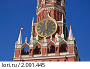Спасская башня Московского Кремля. Кремлевские куранты (2010 год). Стоковое фото, фотограф Алёшина Оксана / Фотобанк Лори